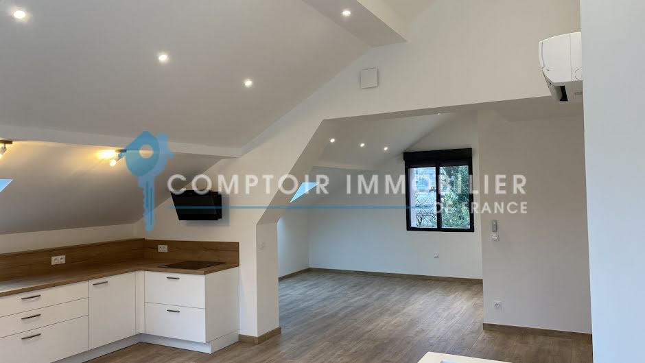 Location  appartement 4 pièces 88.59 m² à Corenc (38700), 1 550 €