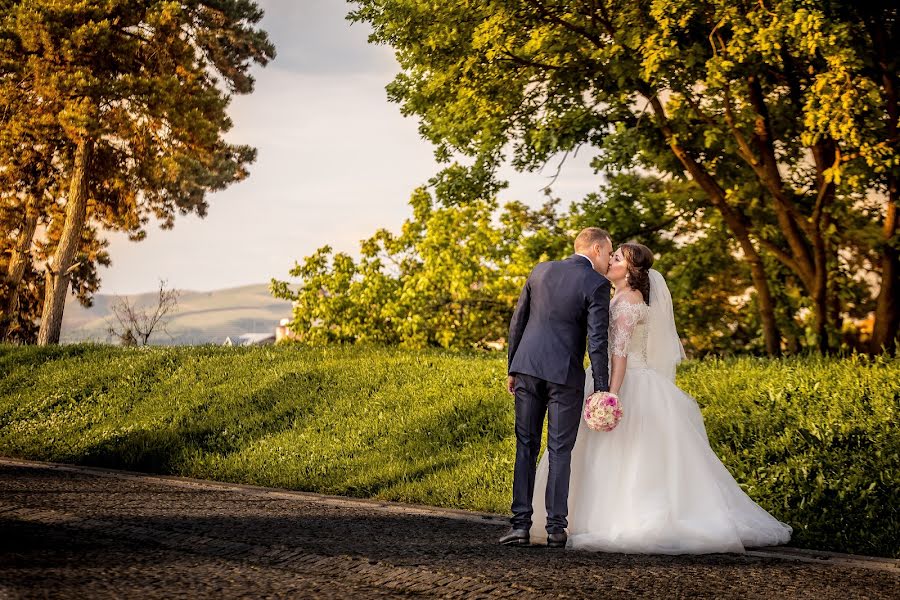 Fotógrafo de casamento Claudiu Mercurean (mercureanclaudiu). Foto de 23 de novembro 2017