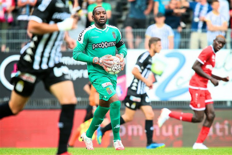 Charleroi zoekt een doelman en kijkt daarvoor bij Gent, Club, Oostende en andere Belgische teams