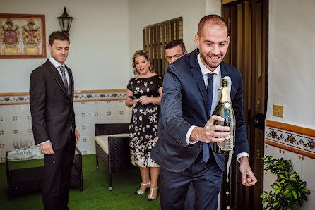 Fotógrafo de casamento Luis Muñoz (lessmore). Foto de 25 de janeiro 2020