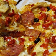堤諾比薩  Tino's Pizza Cafe(家樂福內湖門市)