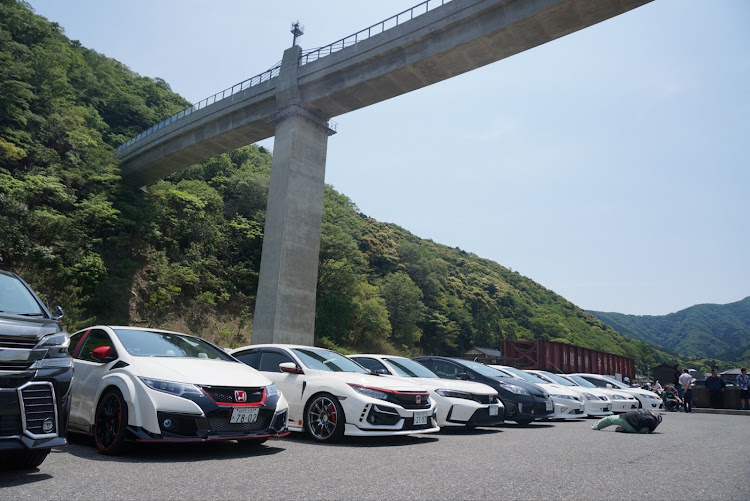 シビックタイプRユーロの歴代シビック・All Type R・チャンピオンシップホワイト・ツーリングオフ会・P1レーシングに関するカスタム事例の投稿画像9枚目