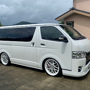 ハイエースバン TRH200V