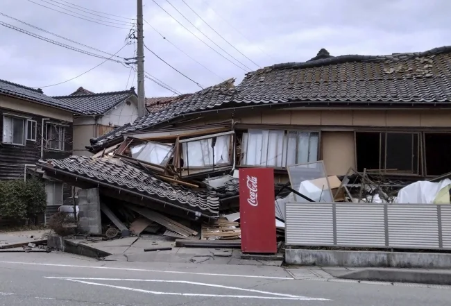 Niz jakih zemljotresa pogodio Japan, najjači magnitude 7,4, uz upozorenje na cunami