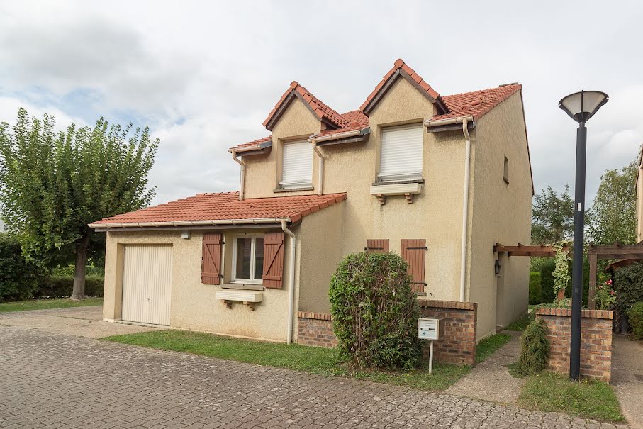 Vente maison 4 pièces 107 m² à Voisins-le-Bretonneux (78960), 545 000 €