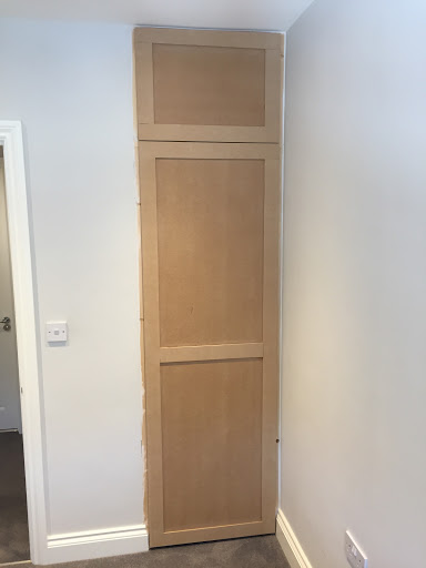 Alcove wardrobe in Streatham