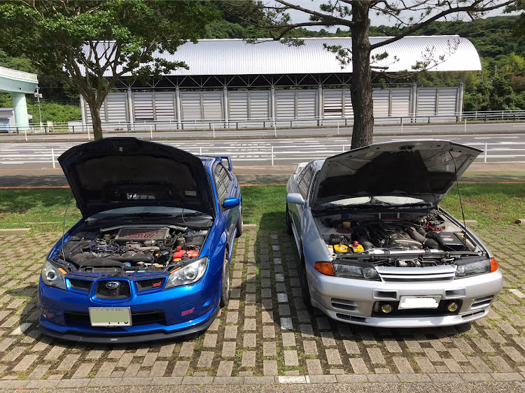 スカイライン GT-Rの田ノ浦ビーチ・インプレッサWRXSTI・まさかのコラボ！・お互いB'z好きに関するカスタム事例の投稿画像8枚目