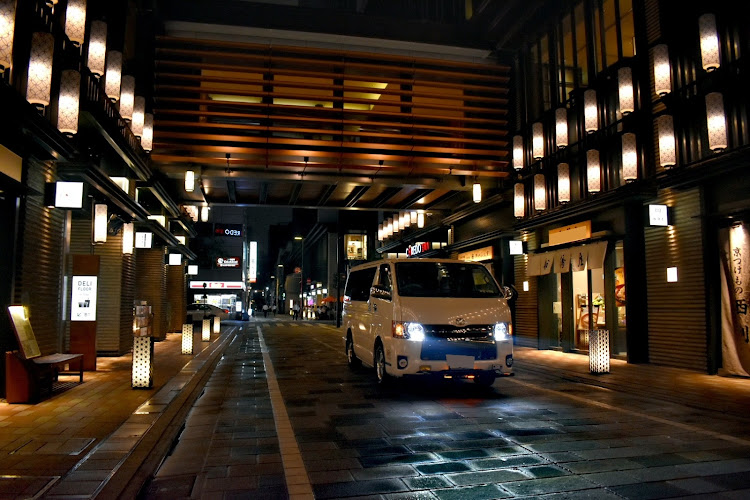レジアスエースバンのハイエース・日本橋・vanlife・夜間飛行・和モダンに関するカスタム事例の投稿画像4枚目