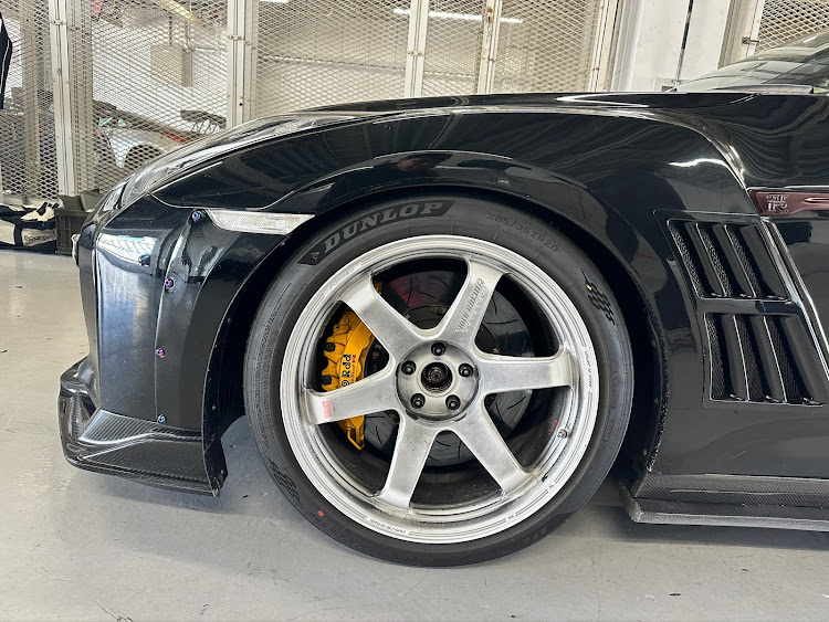 NISSAN GT-Rの鈴鹿サーキット・SMSCチャレンジクラブ仲間・アスファルト新舗装・ダンロップ　Sports Maxx R58・パン君に関するカスタム事例の投稿画像2枚目