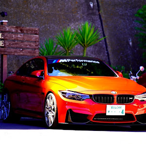 M4 クーペ F82