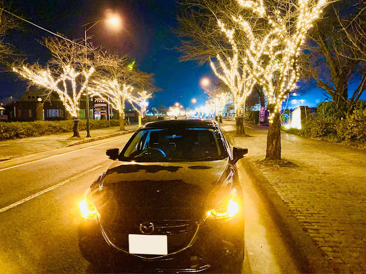 デミオのおしゃれDJクラブ・MAZDA好きと繋がりたい・イルミネーションと愛車・目付きが悪い・ジェットブラックマイカに関するカスタム事例の投稿画像5枚目
