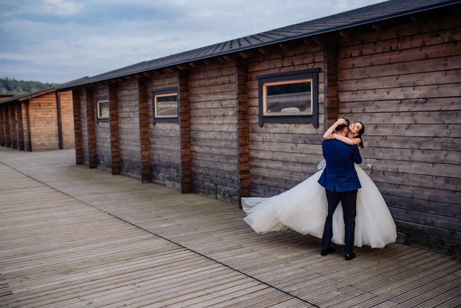 Fotografo di matrimoni Laurentiu Nica (laurentiunica). Foto del 22 ottobre 2018