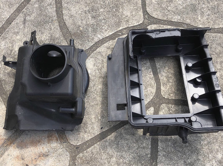 V50のVOLVO・シャコタンボルボ・社外エアクリーナー・純正加工・手芸に関するカスタム事例の投稿画像3枚目