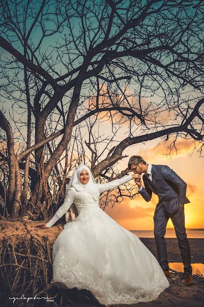 Wedding photographer Ehyaad Kholil (ehyaadkholil). Photo of 11 March 2021