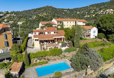 House with pool and terrace 9