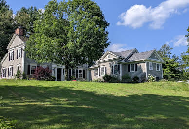 House with pool and garden 17