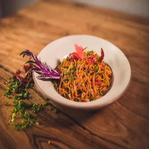 Chilli Garlic Noodles [Veg]