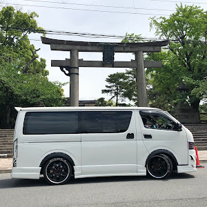 ハイエースバン TRH200V