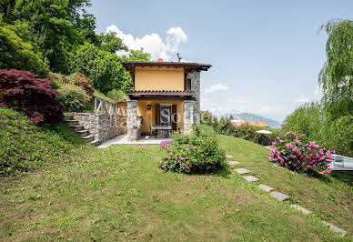 Villa avec piscine et jardin 2