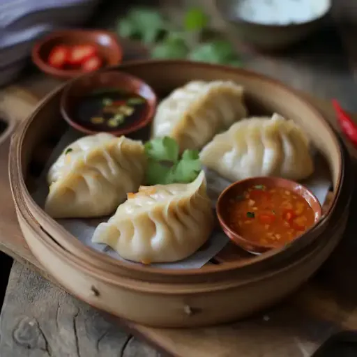 Veg Darjeeling Cheese Steam Momo (8pcs)