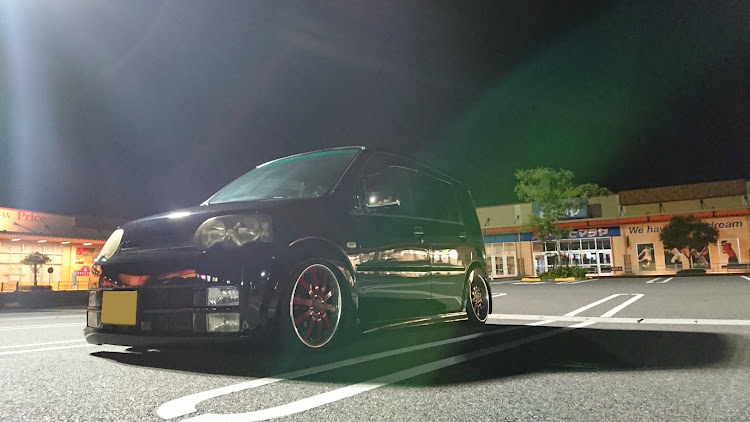 ムーヴカスタムの深夜徘徊・イオン駐車場・光と陰・イィ？悪い？・猫寝る💤に関するカスタム事例の投稿画像1枚目