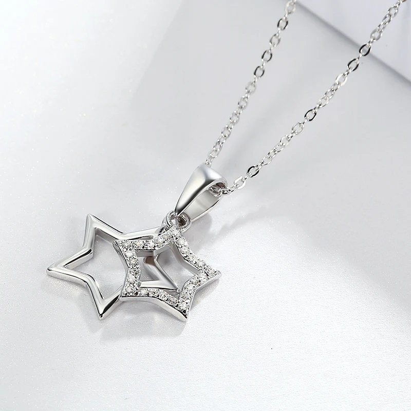 Pendentif collier étoile en argent sterling 925, un bijou étincelant qui illumine votre quotidien et vous apporte une touche de sophistication céleste.