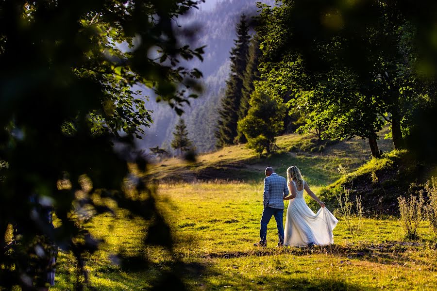 Fotógrafo de casamento Levente Gábor (levente). Foto de 6 de abril 2023