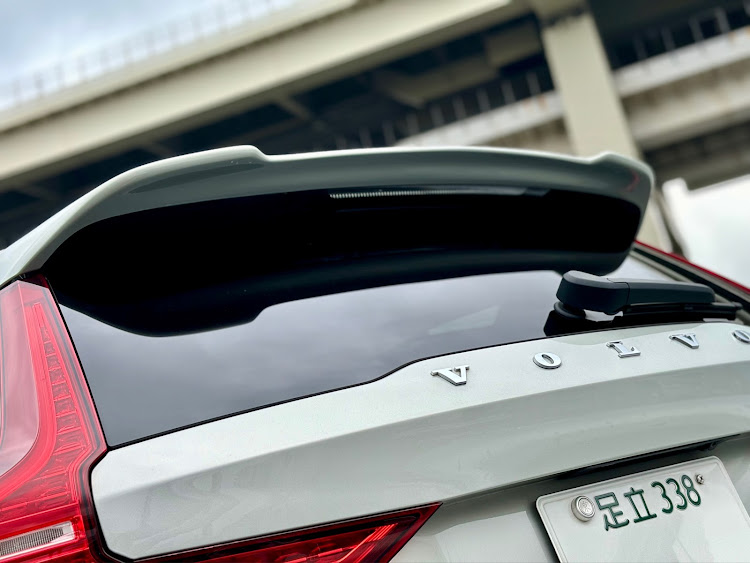 V60のSSRフォーミュラエアロメッシュ・マクストンデザイン・AC SCHNITZERに関するカスタム事例の投稿画像2枚目