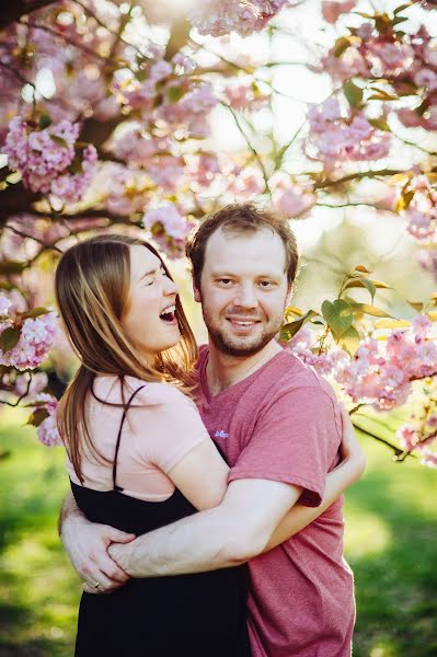 Hochzeitsfotograf Liza Lobanova (lisalobanova). Foto vom 10. April 2017