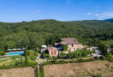 Villa with pool and garden 19