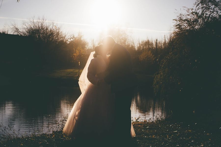 Fotógrafo de casamento Yuliya Tieva (tieva). Foto de 27 de fevereiro 2017