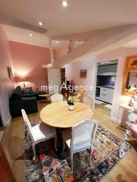 Location meublée appartement 2 pièces 60 m² à Saint-Jean-d'Angély (17400), 770 €