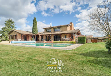 Villa with pool and terrace 17