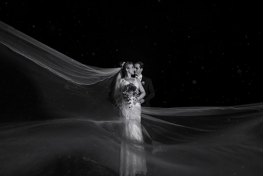 Wedding photographer Junior Oliveira (junioroliveira). Photo of 5 November 2021