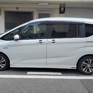 フリード GB7