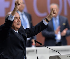 Blatter s'accroche