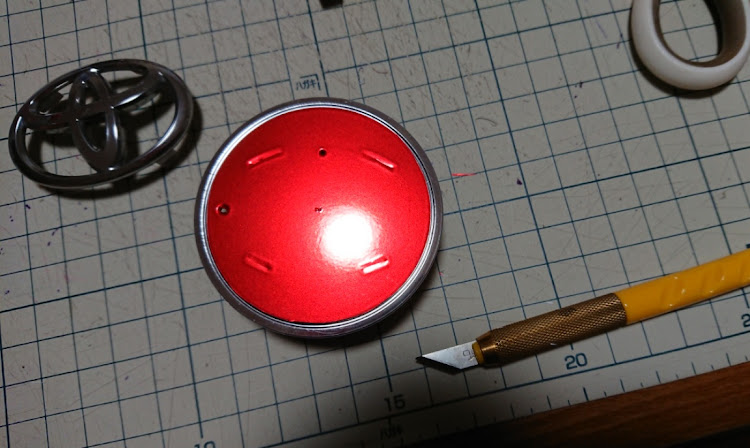 ヴォクシーのDIY・センターキャップ・プチアレンジ・純正ホイール・貧乏カスタムに関するカスタム事例の投稿画像8枚目