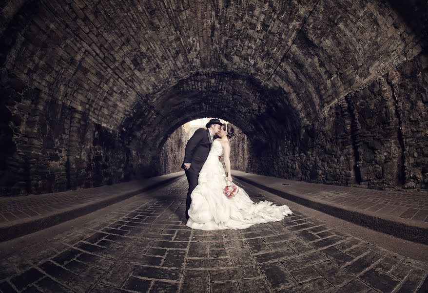 Fotógrafo de casamento Carlos Mendoza Aguilar (carlospuntoblu). Foto de 6 de abril 2017