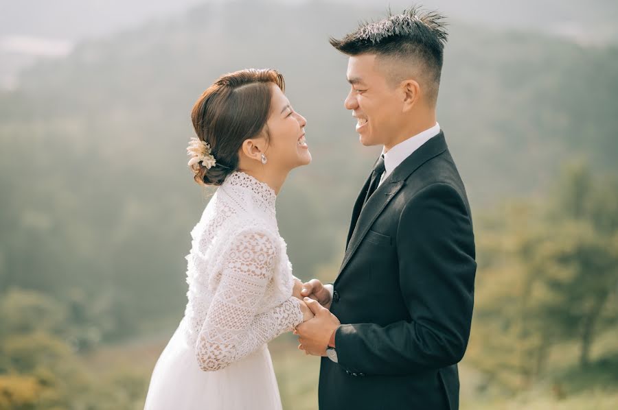 Fotografo di matrimoni Nguyễn Tấn Thịnh (nguyentanthinh17). Foto del 25 ottobre 2020