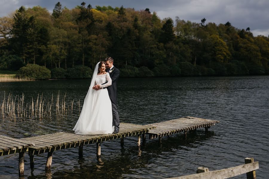 Hääkuvaaja John Hope (johnhopephotogr). Kuva otettu 2. toukokuuta 2017