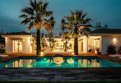 Seaside villa with pool and garden 2