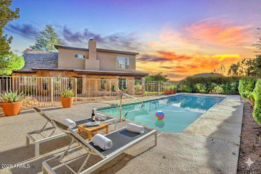 Maison avec piscine et jardin 1