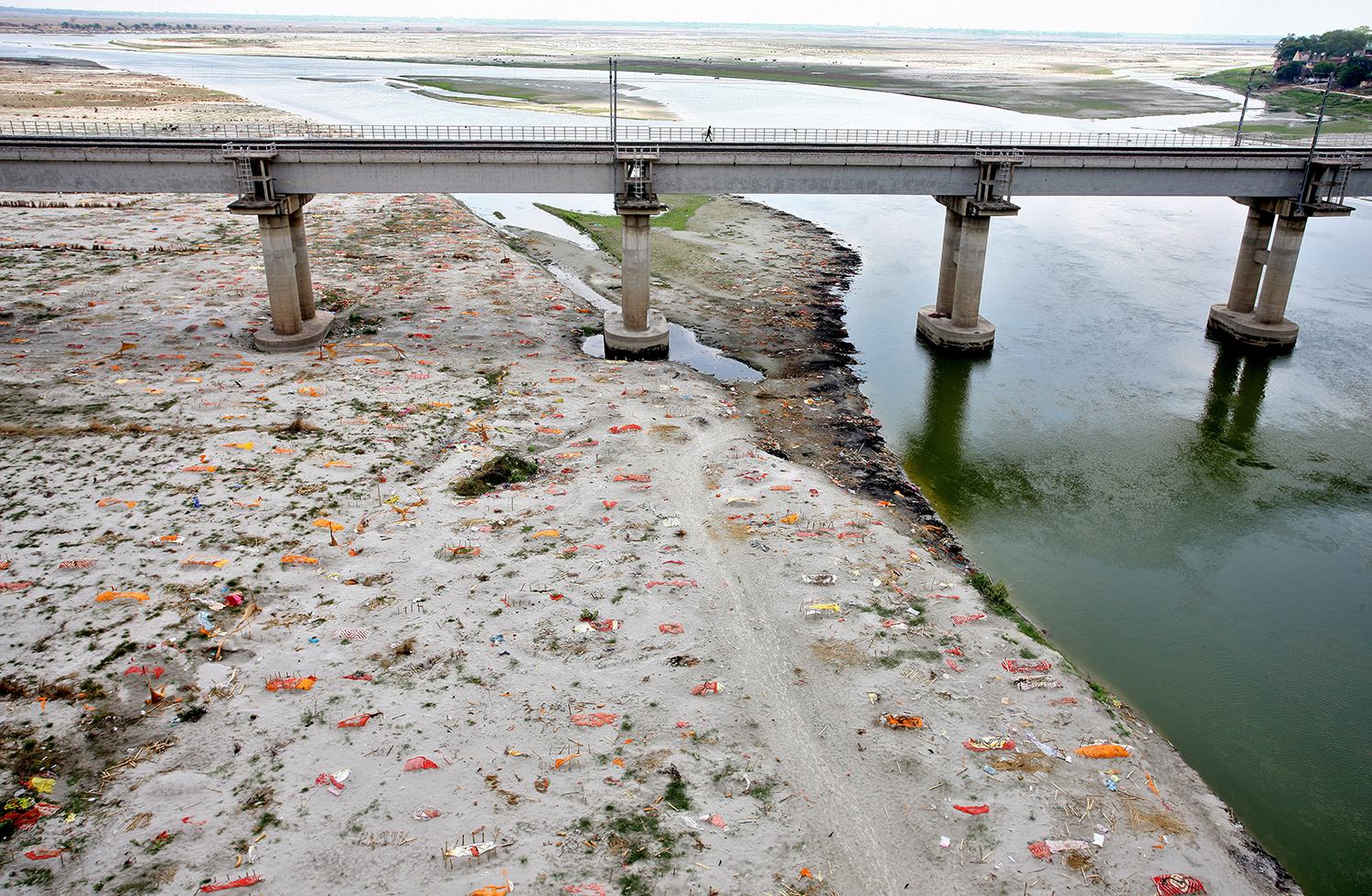 Poverty, panic and panchayat polls led to mass burial of bodies along UP riverbanks