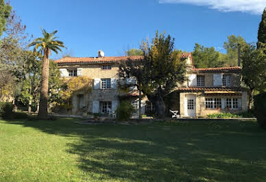 Maison avec piscine et terrasse 3