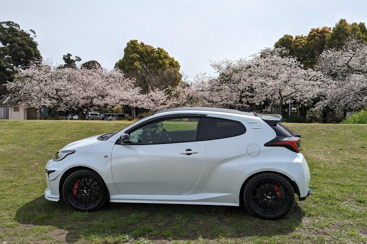 GRヤリスの目指せPickUpCars・🌸とコラボ・そろそろ桜シーズンも終わりかな・いつもイイネ&コメントありがとうございます🙇‍♂️に関するカスタム事例の投稿画像4枚目