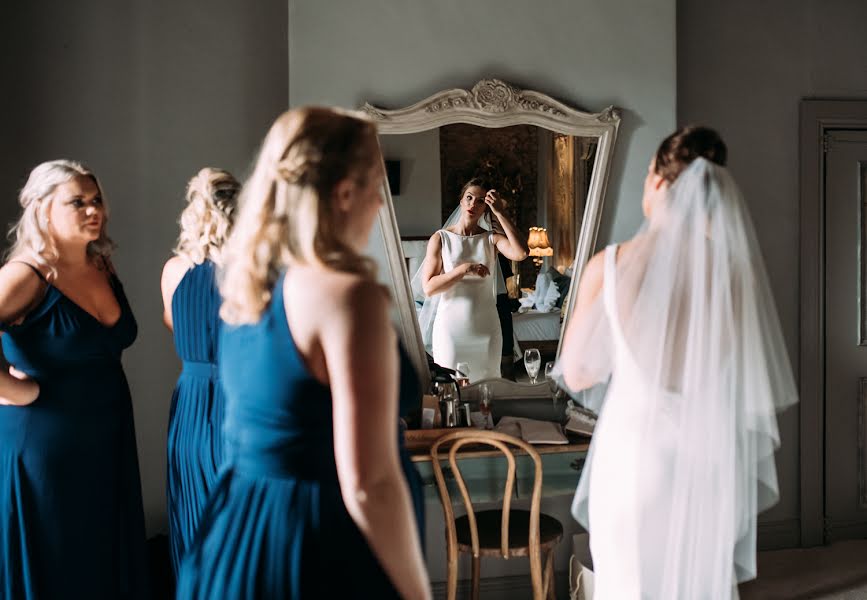 Fotógrafo de casamento Fiona Saxton (fionasaxtonphoto). Foto de 10 de junho 2019