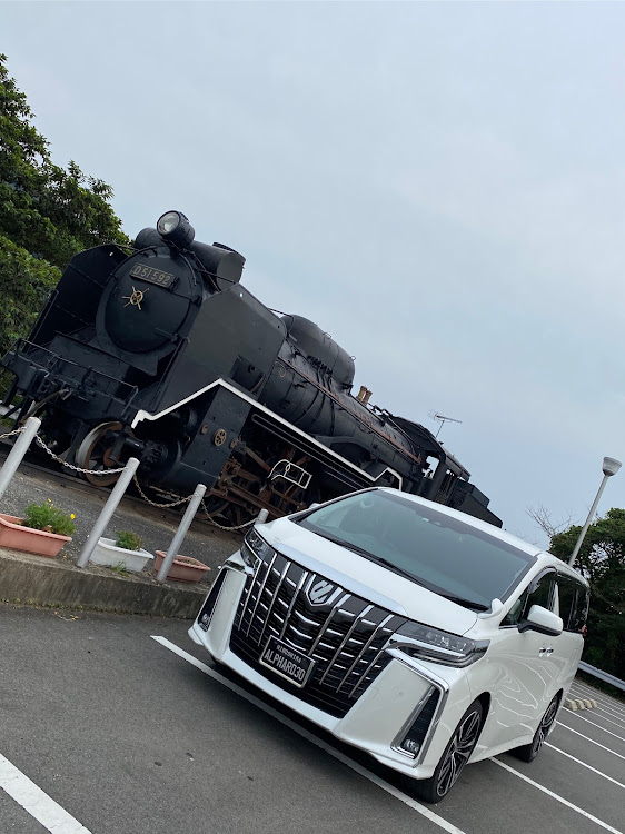 アルファードのウロウロ・ドライブ・機関車と・島へ・恐竜に関するカスタム事例の投稿画像2枚目