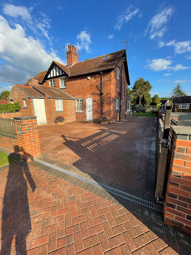 New driveway recently cleaned in woodhall spa