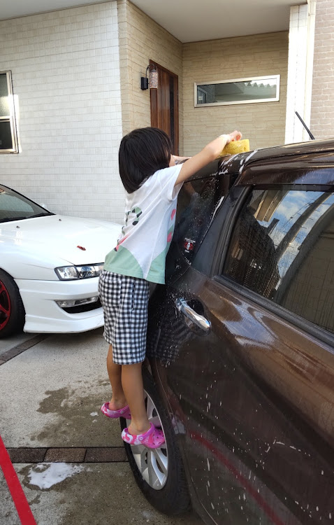 ノートeパワーのただの日記・娘と洗車に関するカスタム事例の投稿画像2枚目
