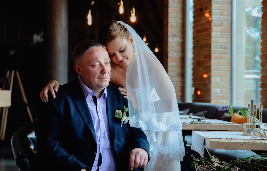 Fotógrafo de casamento Tatyana Savosta (penelopa). Foto de 19 de outubro 2018